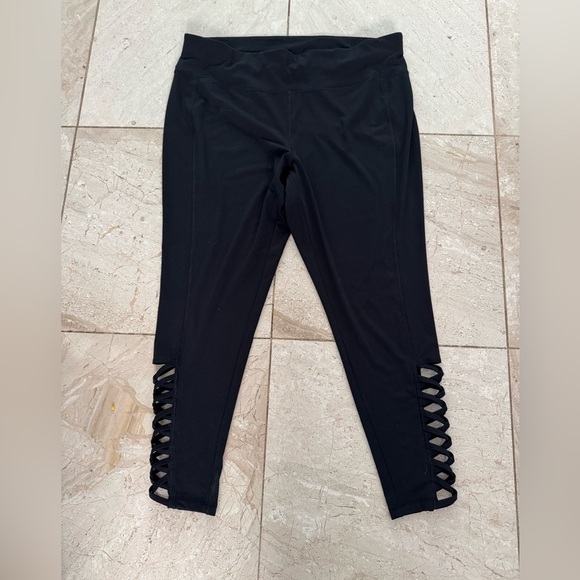 Livi Black Leggings with Crisscross Detail Lane Bryant Livi size 22/24 - Picture 1 of 3